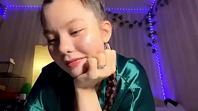 Snapshot of CutieSlim chatting on 02.22.26 CutieSlim online show from 02.22.26