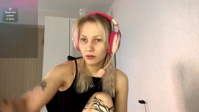 FoxySable online show from 11.24.25