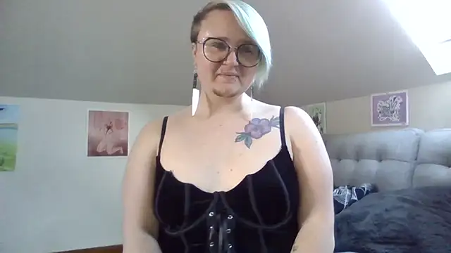 queerlyjaz online show from 11.30.25