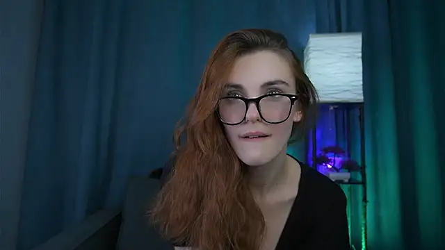 Snapshot of foxy_cute4you chatting on 11.30.25 foxy cute4you online show from 11.30.25