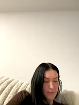 alysiamarie00 online show from 11.18.25