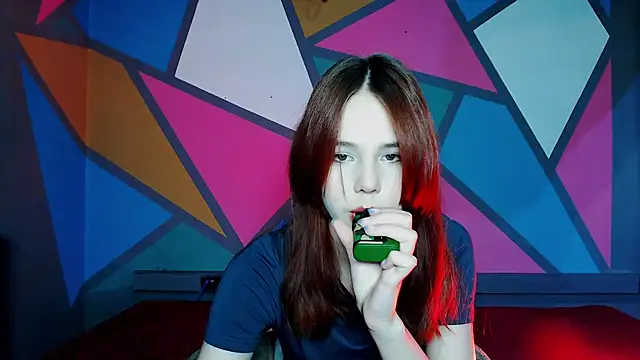 Snapshot of onessandra chatting on 11.24.25 onessandra online show from 11.24.25