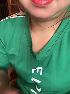 Snapshot of Hot-Today chatting on 12.19.25 Hot-Today online show from 12.19.25