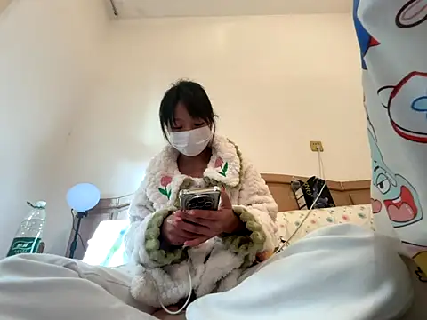 Snapshot of Rosy100 chatting on 11.19.25 Rosy100 online show from 11.19.25