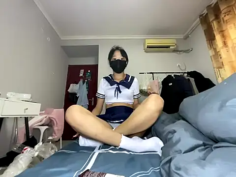 Snapshot of Rosy100 chatting on 12.15.25 Rosy100 online show from 12.15.25