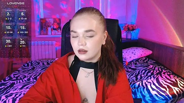 EmiRisse online show from 11.20.25