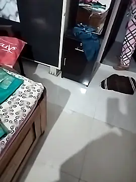 Snapshot of starnighcouple chatting on 11.18.25 starnighcouple online show from 11.18.25