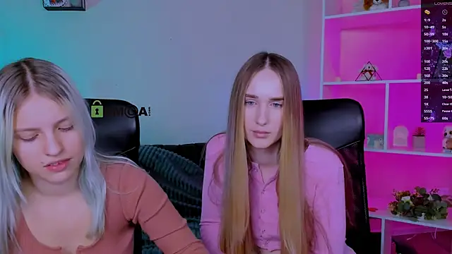  kellykitten  online show from 11.20.25