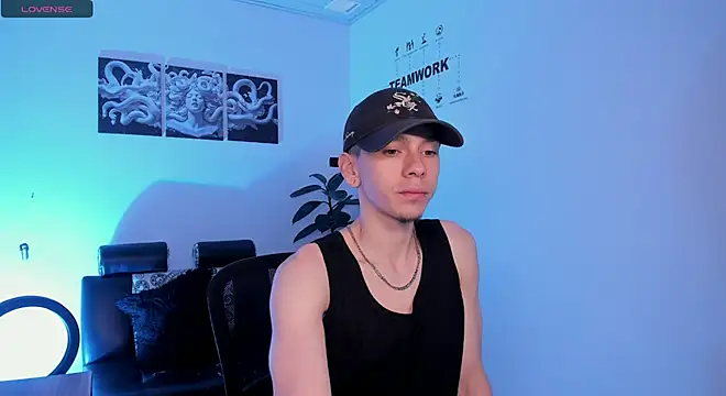 Snapshot of James_Adams_01 chatting on 11.24.25 James Adams 01 online show from 11.24.25