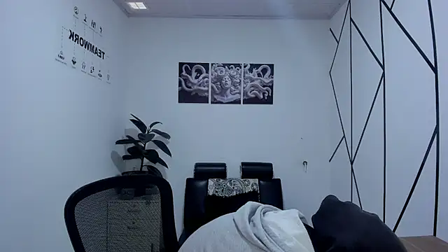 James Adams 01 online show from 12.04.25