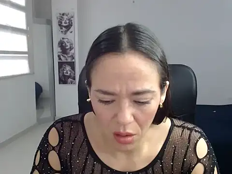 Annie Cervantez online show from 01.18.26