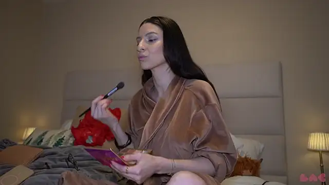 Snapshot of baedot chatting on 12.17.25 baedot online show from 12.17.25