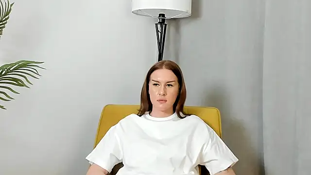 Snapshot of KeraSeres chatting on 11.18.25 KeraSeres online show from 11.18.25