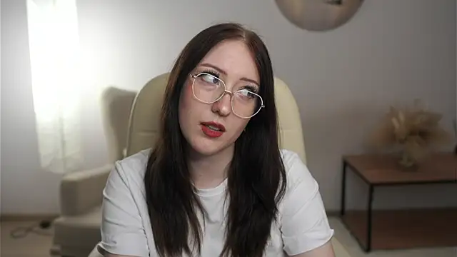 Snapshot of AyannaHerriott chatting on 11.18.25 AyannaHerriott online show from 11.18.25