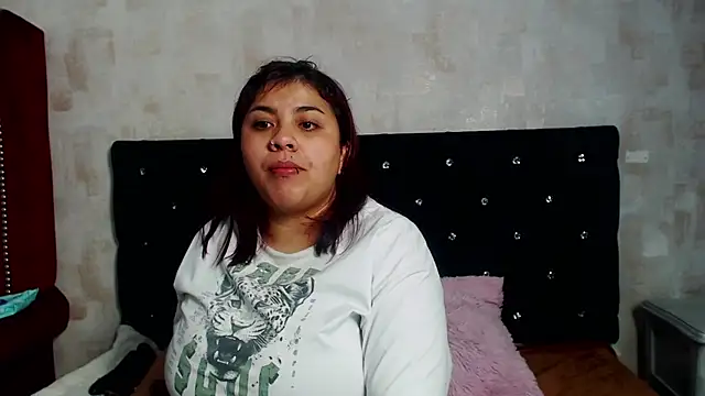 danna garza online show from 11.22.25