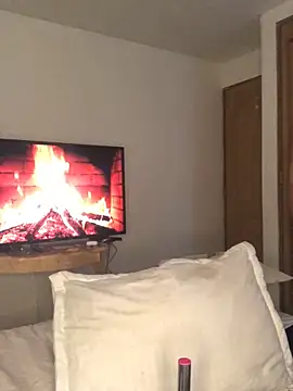 Snapshot of Liam_se chatting on 11.24.25 Liam se online show from 11.24.25