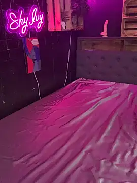 Snapshot of Shy-Ivy chatting on 12.01.25 Shy-Ivy online show from 12.01.25