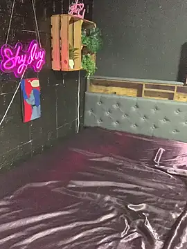 Shy-Ivy online show from 03.17.26