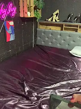 Shy-Ivy online show from 03.29.26