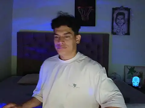 Snapshot of blorelopez chatting on 11.25.25 blorelopez online show from 11.25.25