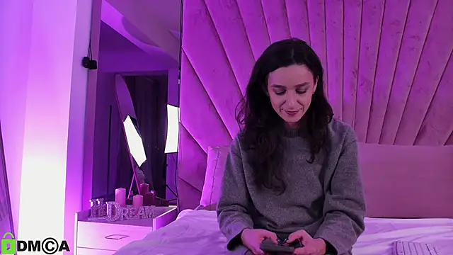 Snapshot of AnnaHarperX chatting on 01.31.25 AnnaHarperX online show from 01.31.25