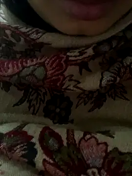 Snapshot of Only_Lali chatting on 11.26.25 Only Lali online show from 11.26.25