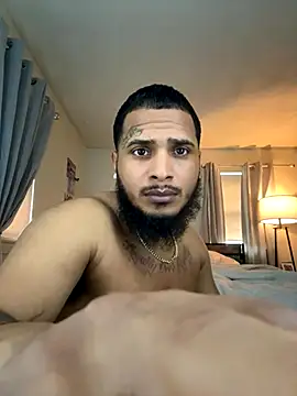 Snapshot of lovebelowyou chatting on 11.20.25 lovebelowyou online show from 11.20.25