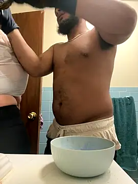 Snapshot of lovebelowyou chatting on 11.25.25 lovebelowyou online show from 11.25.25