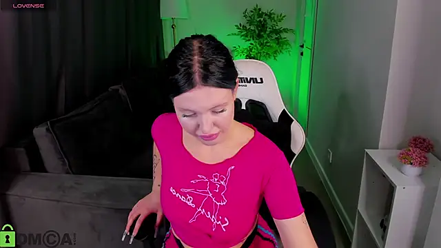 Snapshot of Eva_lovevy chatting on 11.20.25 Eva lovevy online show from 11.20.25