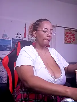 LaReineCleo online show from 03.27.26