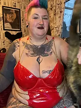 DamagedGoddessX online show from 12.01.25