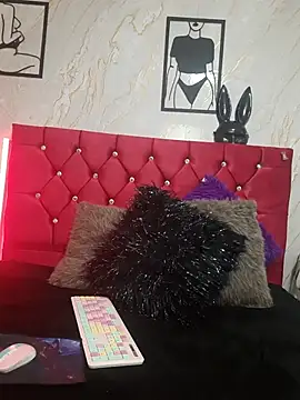 Snapshot of Miabellaksh chatting on 11.18.25 Miabellaksh online show from 11.18.25