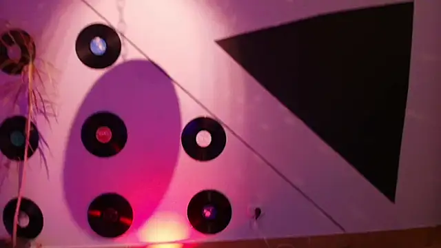 Snapshot of goddess_julieta chatting on 01.12.26 goddess julieta online show from 01.12.26