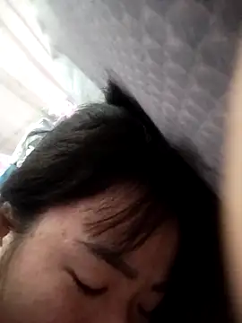 Snapshot of Xuca-bits chatting on 12.04.25 Xuca-bits online show from 12.04.25