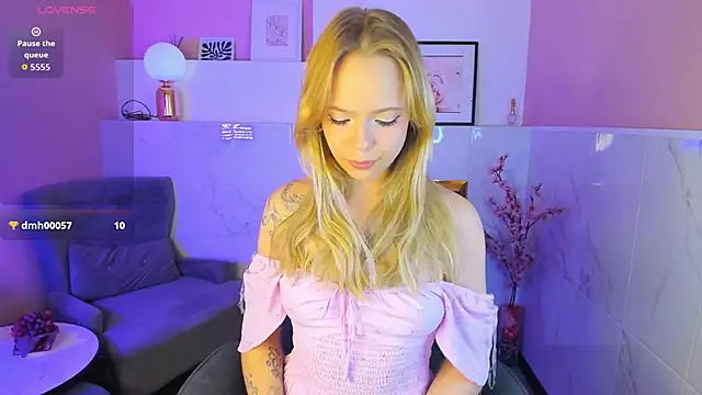 lucy loy online show from 11.25.25