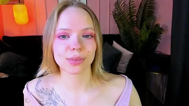 lucy loy online show from 04.29.26