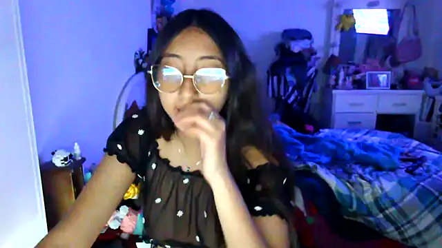 Nanylux online show from 11.20.25