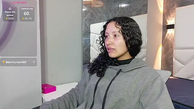 pettymoon1 online show from 12.19.25