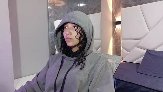 pettymoon1 online show from 12.20.25