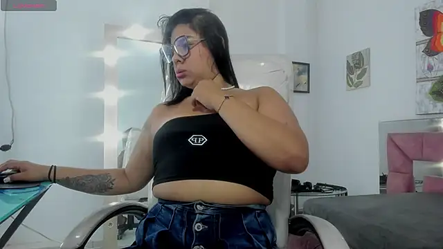 Soffii clarkk online show from 11.26.25