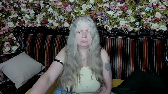 Snapshot of mariabelladonna chatting on 06.20.26 mariabelladonna online show from 06.20.26