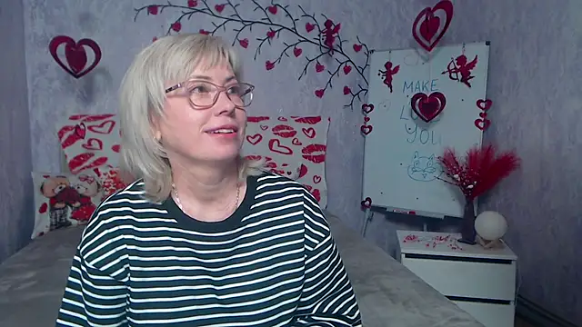 Snapshot of LaurenWishy chatting on 02.07.26 LaurenWishy online show from 02.07.26