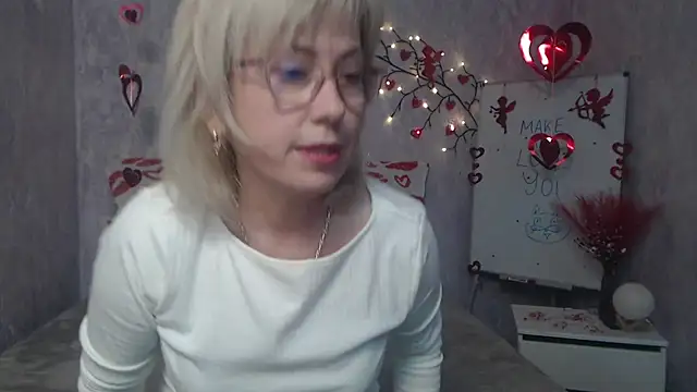 Snapshot of LaurenWishy chatting on 02.16.26 LaurenWishy online show from 02.16.26