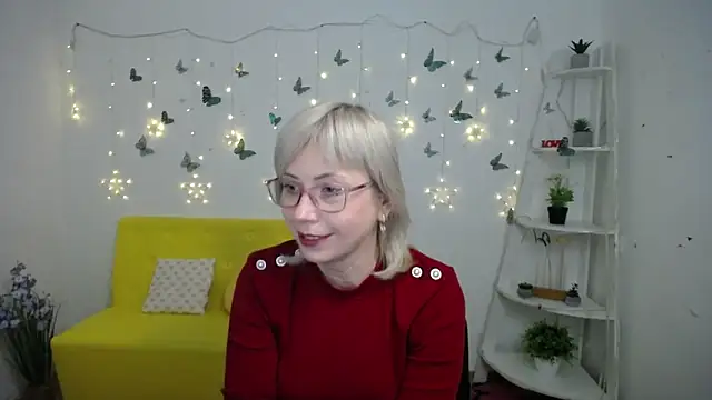 Snapshot of LaurenWishy chatting on 02.22.26 LaurenWishy online show from 02.22.26