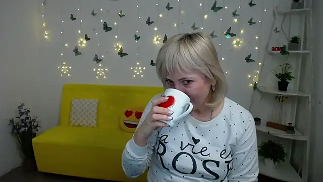 Snapshot of LaurenWishy chatting on 03.02.26 LaurenWishy online show from 03.02.26