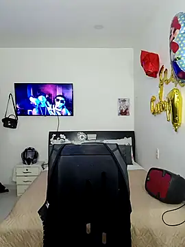 hot-shaved-baby online show from 11.21.25