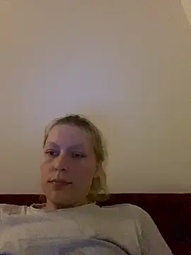 Snapshot of LexiSlimVIbe chatting on 11.22.25 LexiSlimVIbe online show from 11.22.25