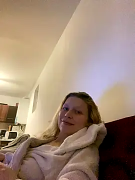 Snapshot of LexiSlimVIbe chatting on 11.29.25 LexiSlimVIbe online show from 11.29.25