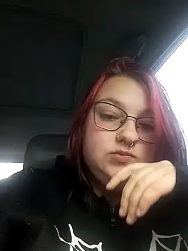 Snapshot of living420 chatting on 11.26.25 living420 online show from 11.26.25