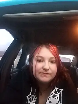 Snapshot of living420 chatting on 12.04.25 living420 online show from 12.04.25